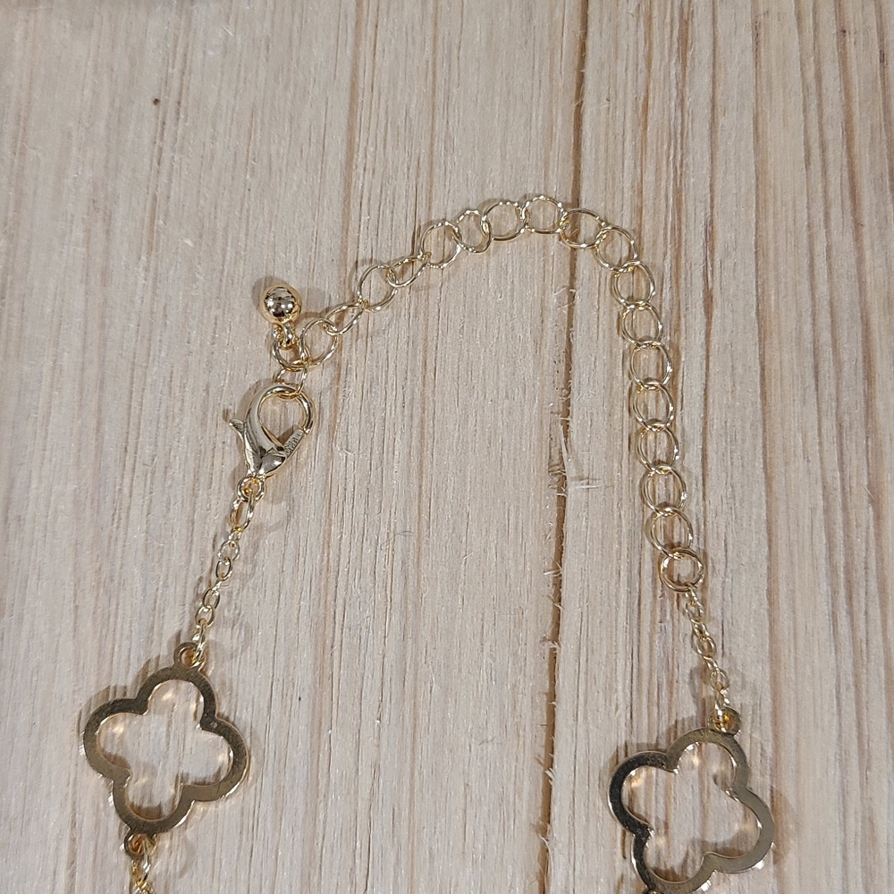 🍀🍀NEW🍀🍀BEAUTIFUL!! HOLLOW CLOVER Bracelet in GOLD Plating - Picture 11 of 15